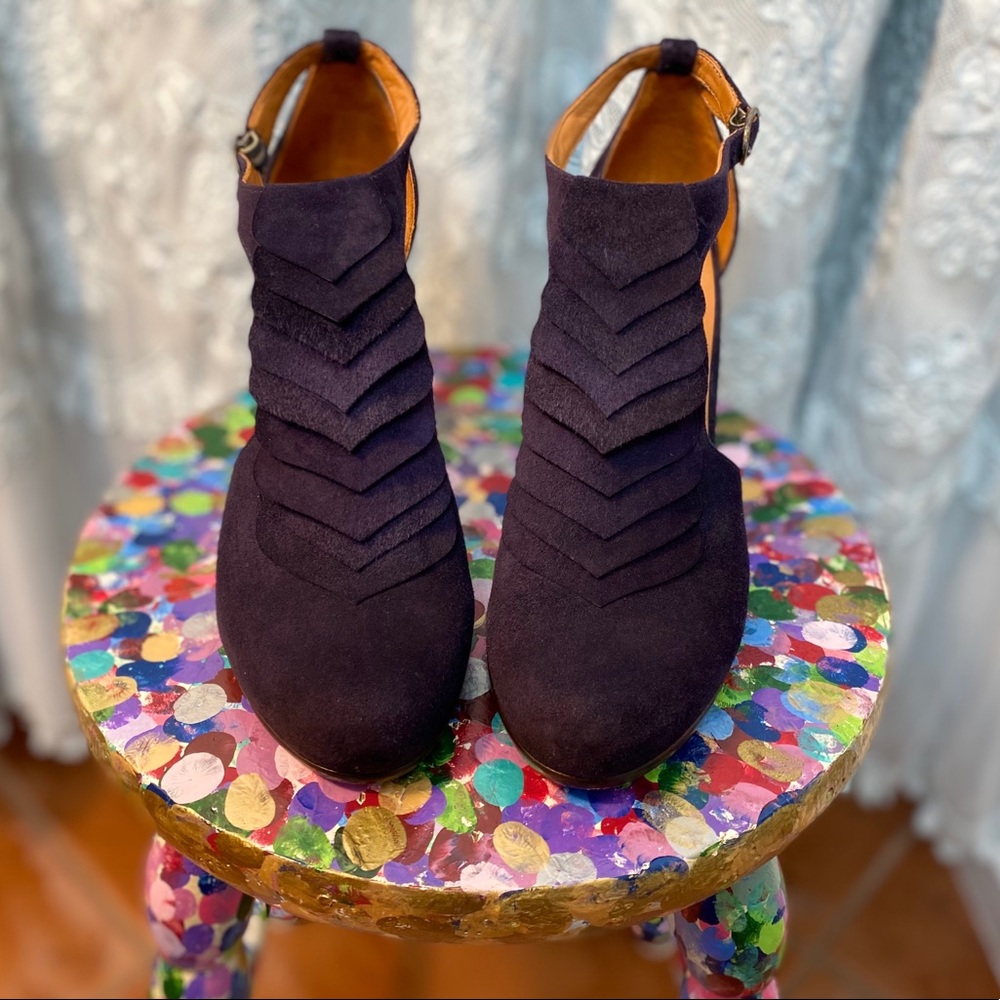 Anthropologie Sevilla (Oren) Heels by Coclico Purple Suede EUC 8.5 - Picture 5 of 12